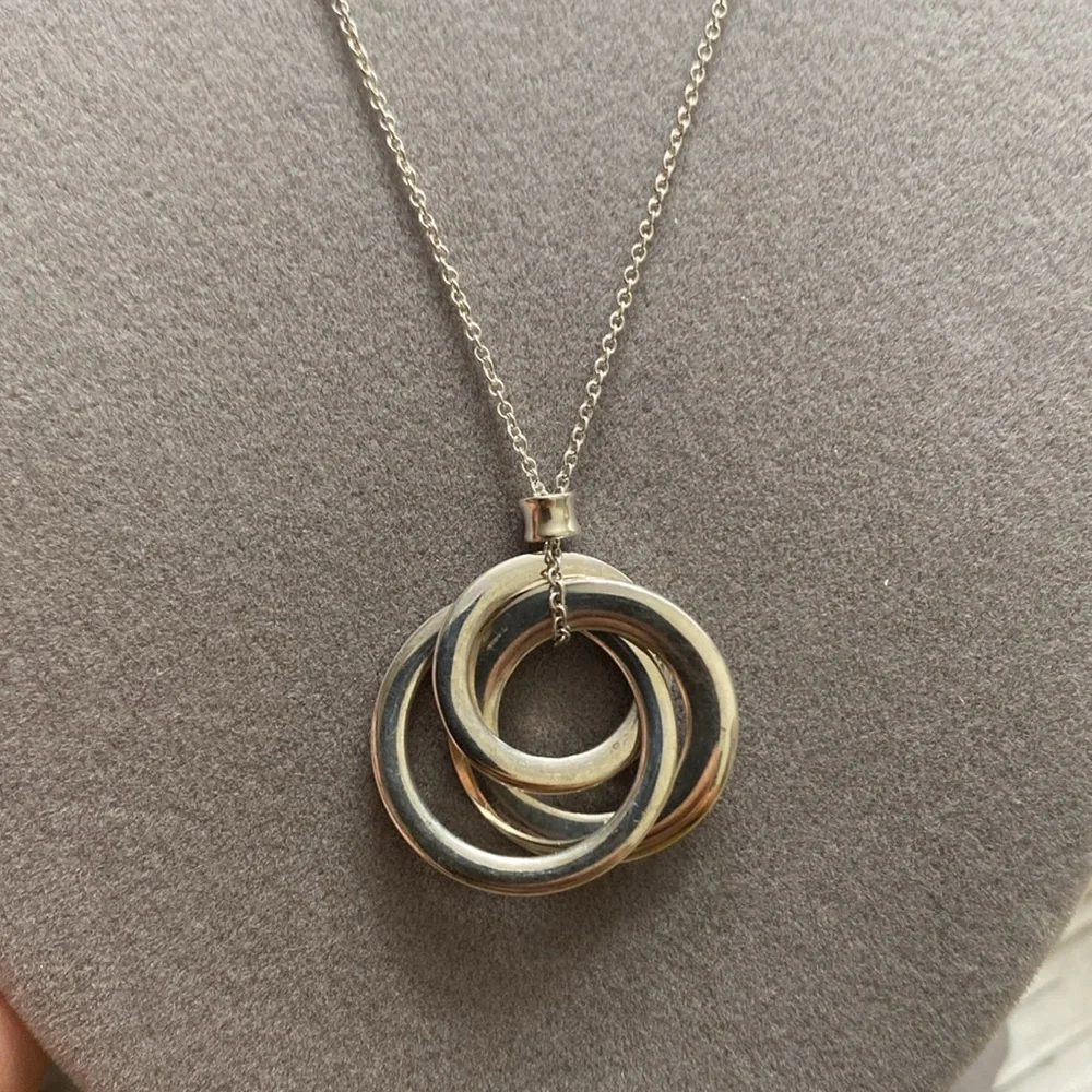 Tiffany Interlocking Circles Necklace - Picture 3 of 4